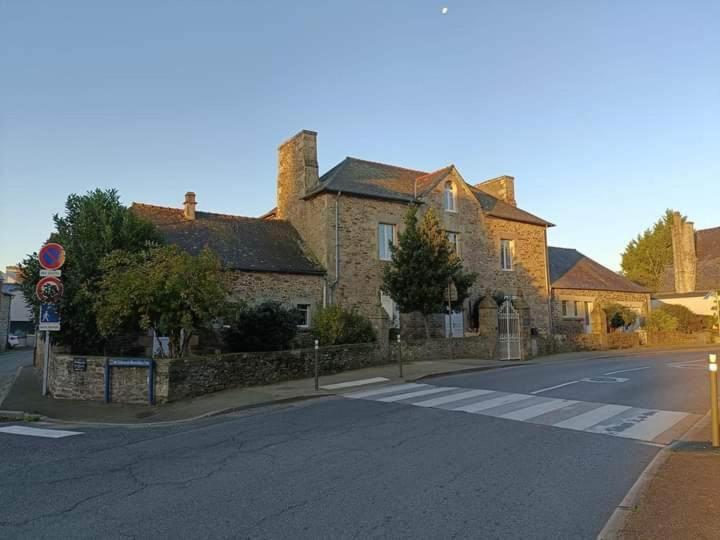 La Menardiere Serenitatis Chambre D'Hotes Petit Dejeuner Compris Corseul Luaran gambar