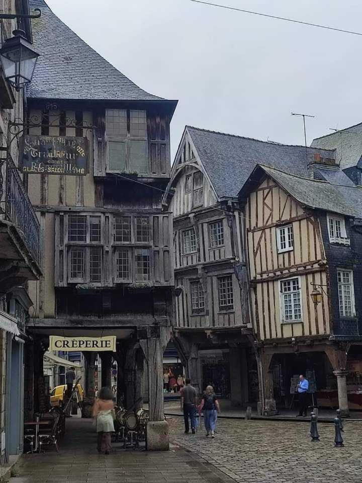 La Menardiere Serenitatis Chambre D'Hotes Petit Dejeuner Compris Corseul Luaran gambar